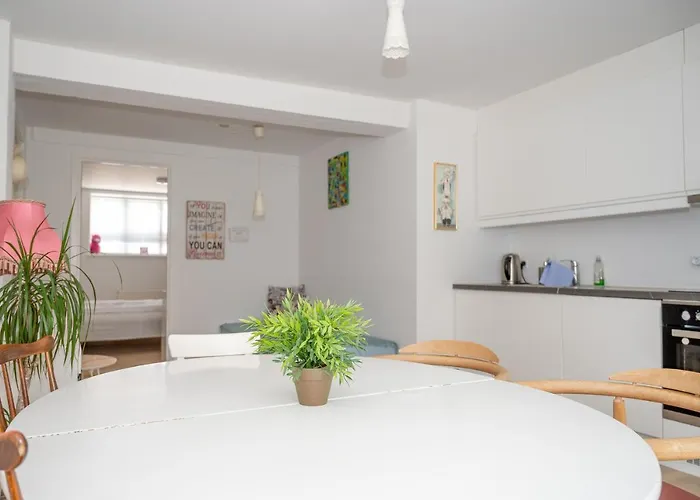 300 Meter Walk To Lego House - 80m2 Two Bedroom With Garden - Unit B * 빌룬드