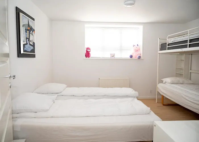 300 Meter Walk To Lego House - 80m2 Two Bedroom With Garden - Unit B