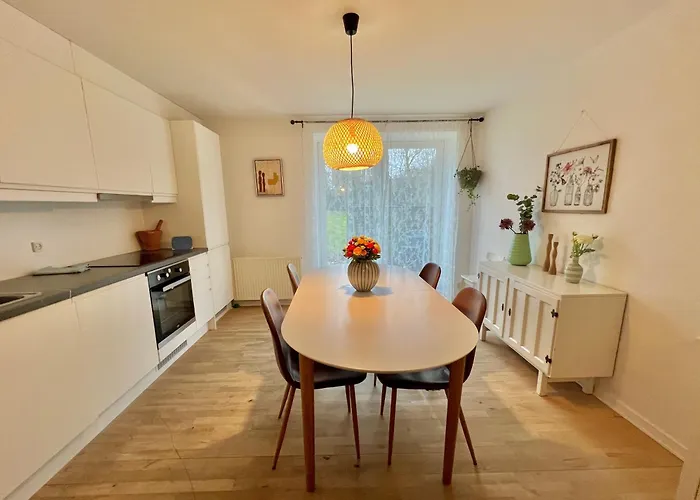 300 Meter Walk To Lego House - 80m2 Two Bedroom With Garden - Unit B