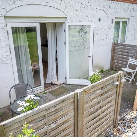 Appartamento 300 Meter Walk To Lego House - 80m2 Two Bedroom With Garden - Unit B *