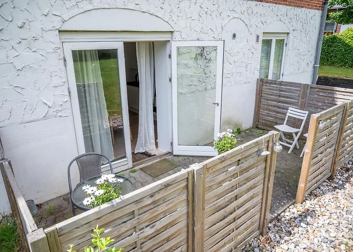 Apartment 300 Meter Walk To Lego House - 80m2 Two Bedroom With Garden - Unit B *