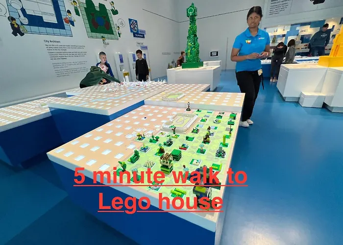 Apartment 300 Meter Walk To Lego House - 80m2 Two Bedroom With Garden - Unit B *